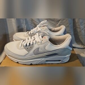 Nike Air Max 90 Sneakers Summit White Pink DH8010-107 Women SZ 10 New No Box Top